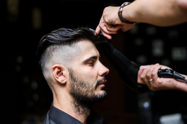 學美發的薪酬待遇和發展前景_惠州美發培訓學校 學美發的薪酬待遇和發展前景_惠州美發培訓學校